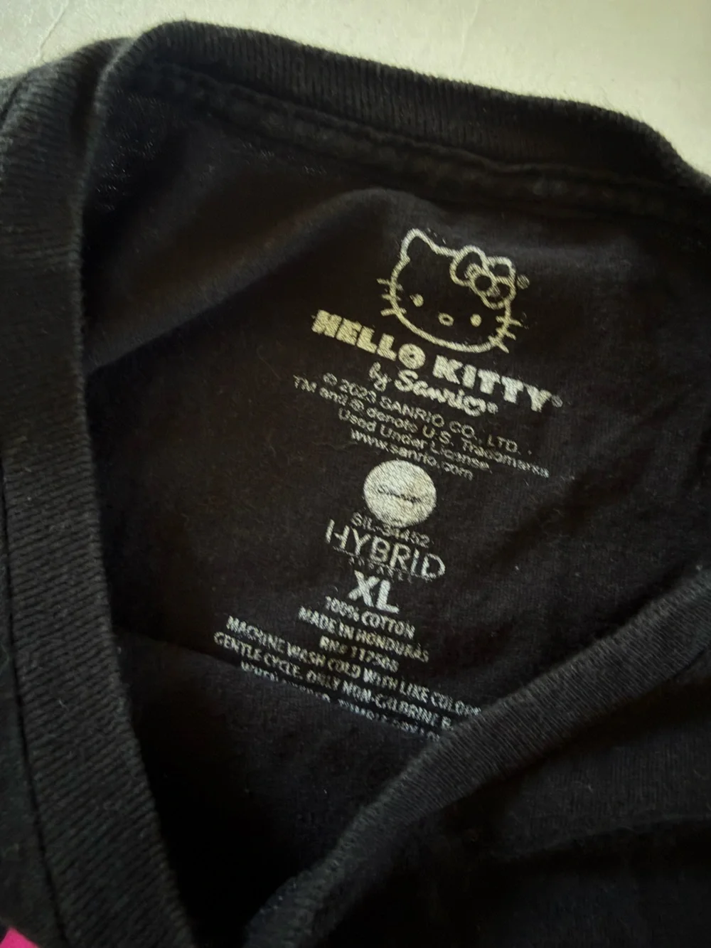 Hello Kitty Black Graphic Tee - Pink Racing Design Women’s XL - Picture 3 of 4